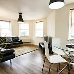 Istay - Hudson House